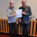 Jörg Sauerwein vom TV Weisel wird die Ehrennadel in Bronze des Rasenkraftsport- und Tauziehverbandes Rheinland-Pfalz e.V. verliehen