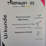 Mike Enders VLG Eisenbach  finisht beim Triathlon im Münsterland