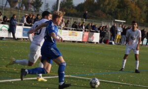 VfB Unterliederbach dreht Spitzenspiel in Offheim – späte Wende nach Rückstand (1:0)