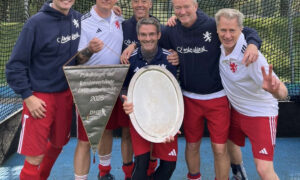 Mit Ü50-Hessenauswahl Hockey-Länderpokal-Bundessieger /LHC-Spieler feiern erfolgreiche Titelverteidigung des „Silberschildes“ in Hanau