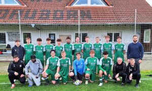 Neue Trikots für die A-Junioren vor dem „Großen Spiel“