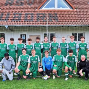 Neue Trikots für die A-Junioren vor dem „Großen Spiel“