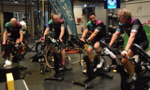 50 Aktive um Extremsportler Schulz-Nigmann und Soyudogan radeln in Diez 1.900 Kilometer zur Unterstützung benachteiligter Jugend