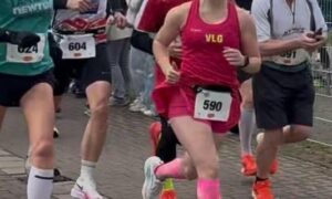 Sieg und Bestzeit für Emily Kemptner in Friedberg