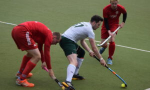 Limburger HC besiegt im Kellerduell Bad Kreuznach 2:1/Döppes-Elf fehlt nur noch ein Punkt zur rettenden Zone