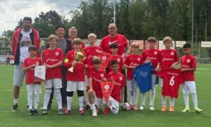E1 Junioren des SV Rot Weiss Hadamar erfüllen sich Traum vom Meistertitel und machen das „Triple“ perfekt